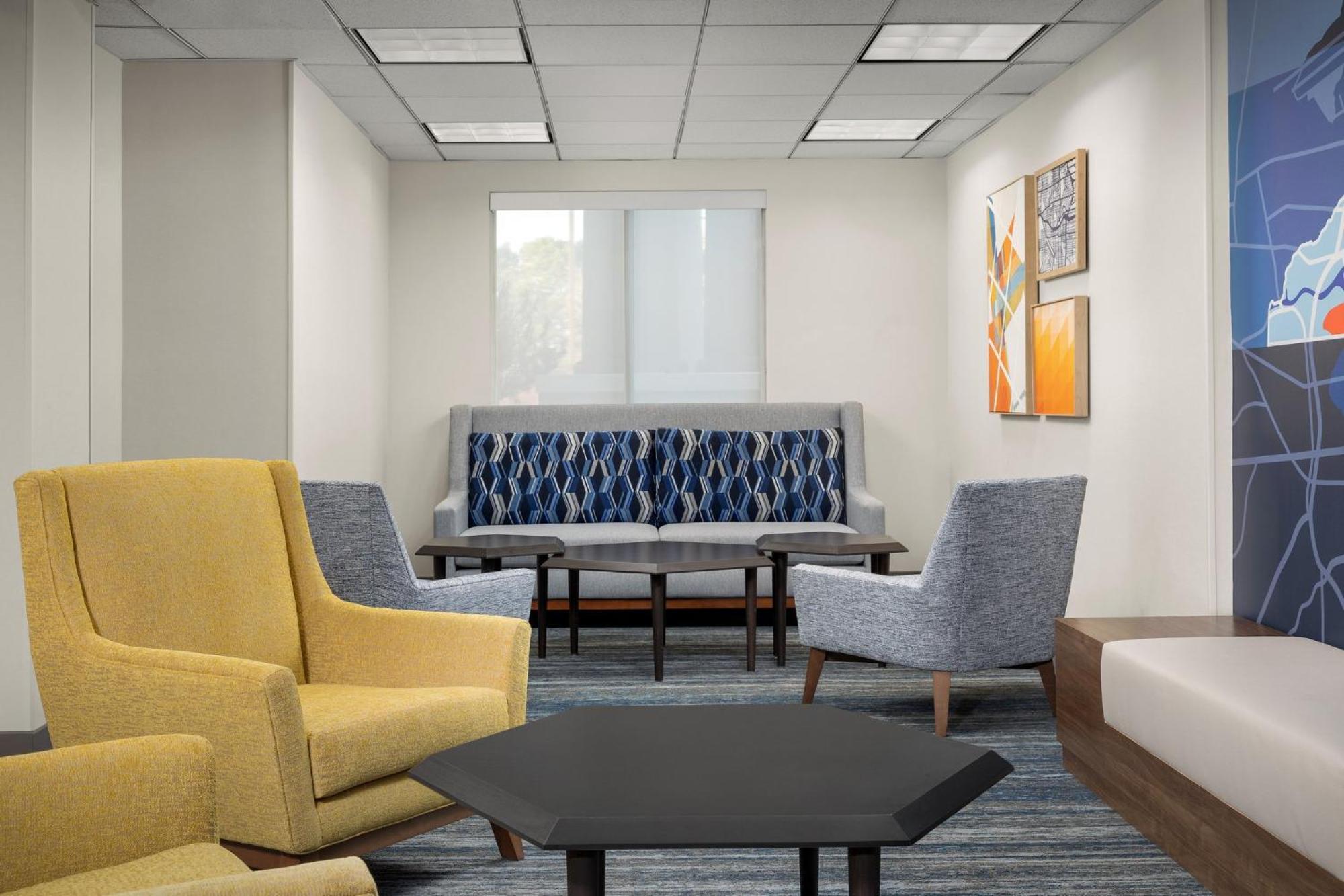 Holiday Inn Express Hotel & Suites Greensboro - Airport Area By Ihg Экстерьер фото