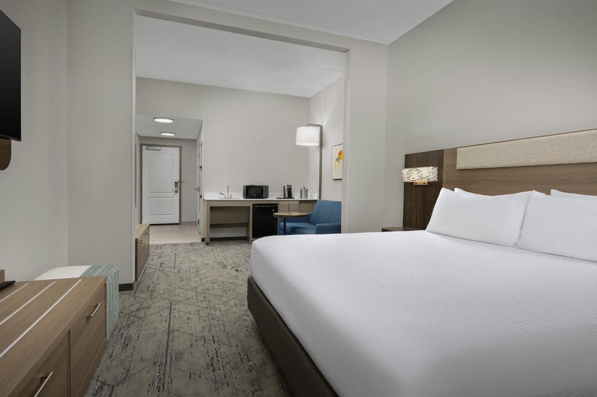 Holiday Inn Express Hotel & Suites Greensboro - Airport Area By Ihg Экстерьер фото