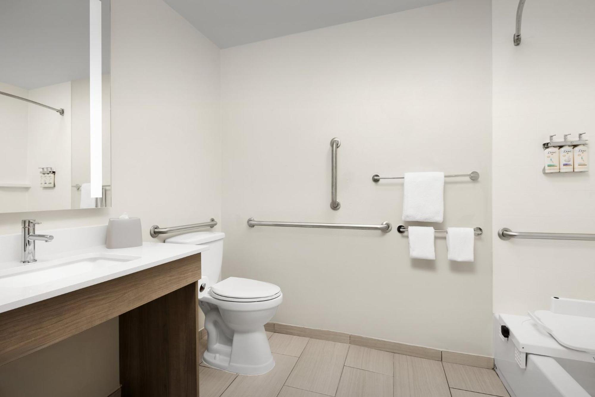 Holiday Inn Express Hotel & Suites Greensboro - Airport Area By Ihg Экстерьер фото