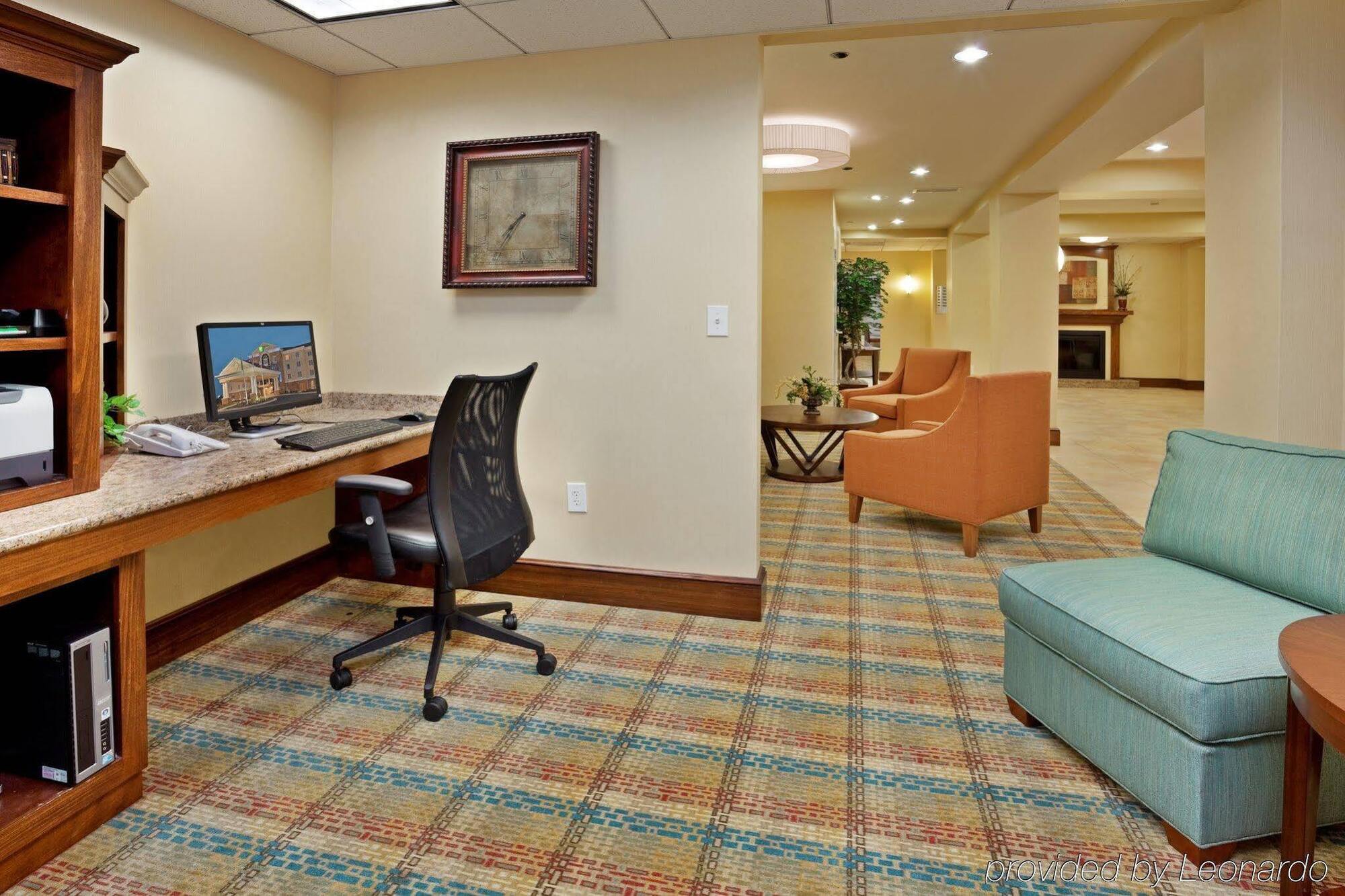 Holiday Inn Express Hotel & Suites Greensboro - Airport Area By Ihg Экстерьер фото
